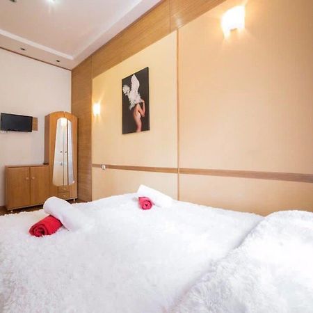 Rk Central Avenue Apartment Lviv Kültér fotó