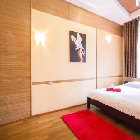Rk Central Avenue Apartment Lviv Kültér fotó